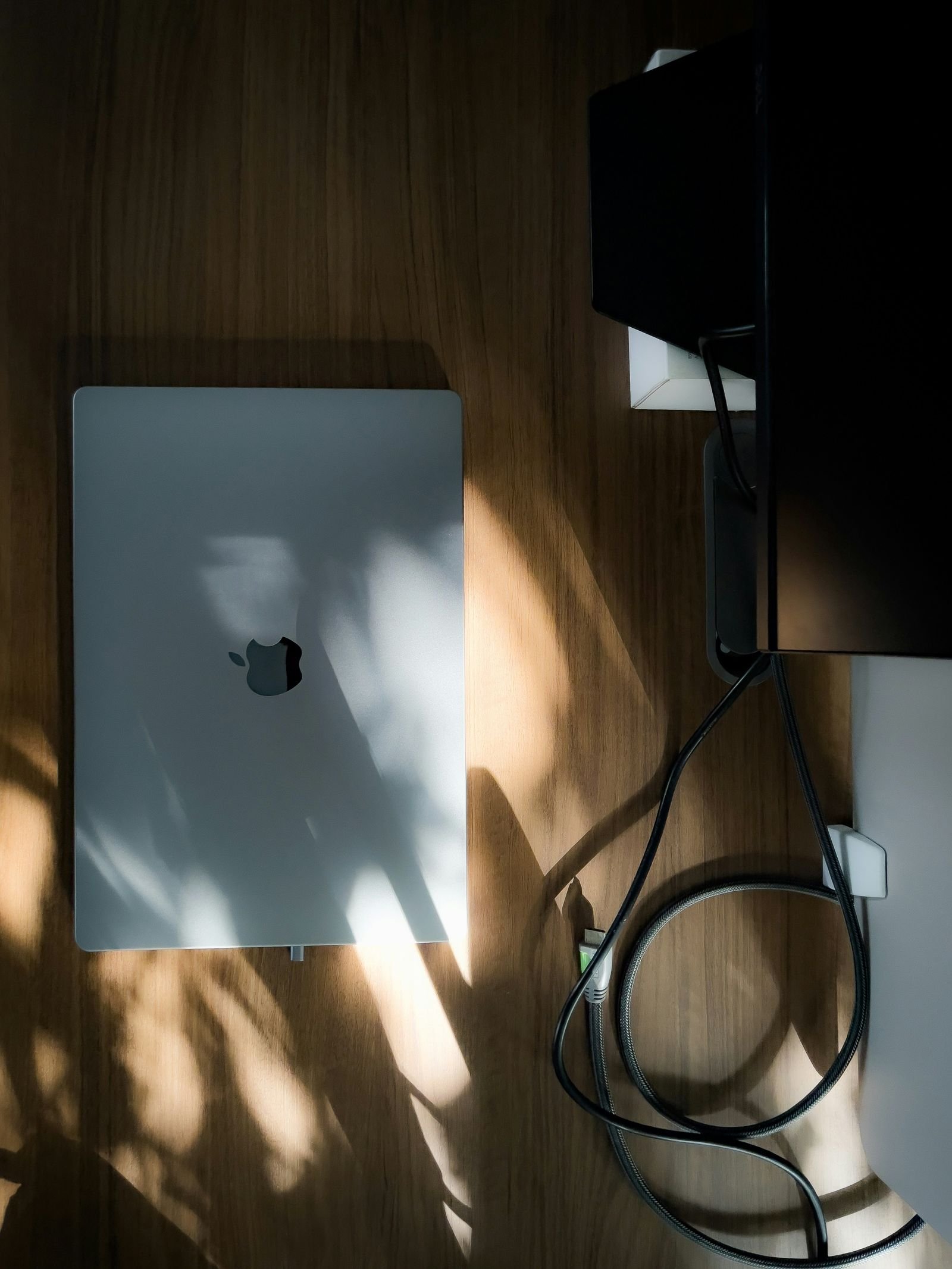 7 Cable Management Mistakes That Make Your Desk Look Messy