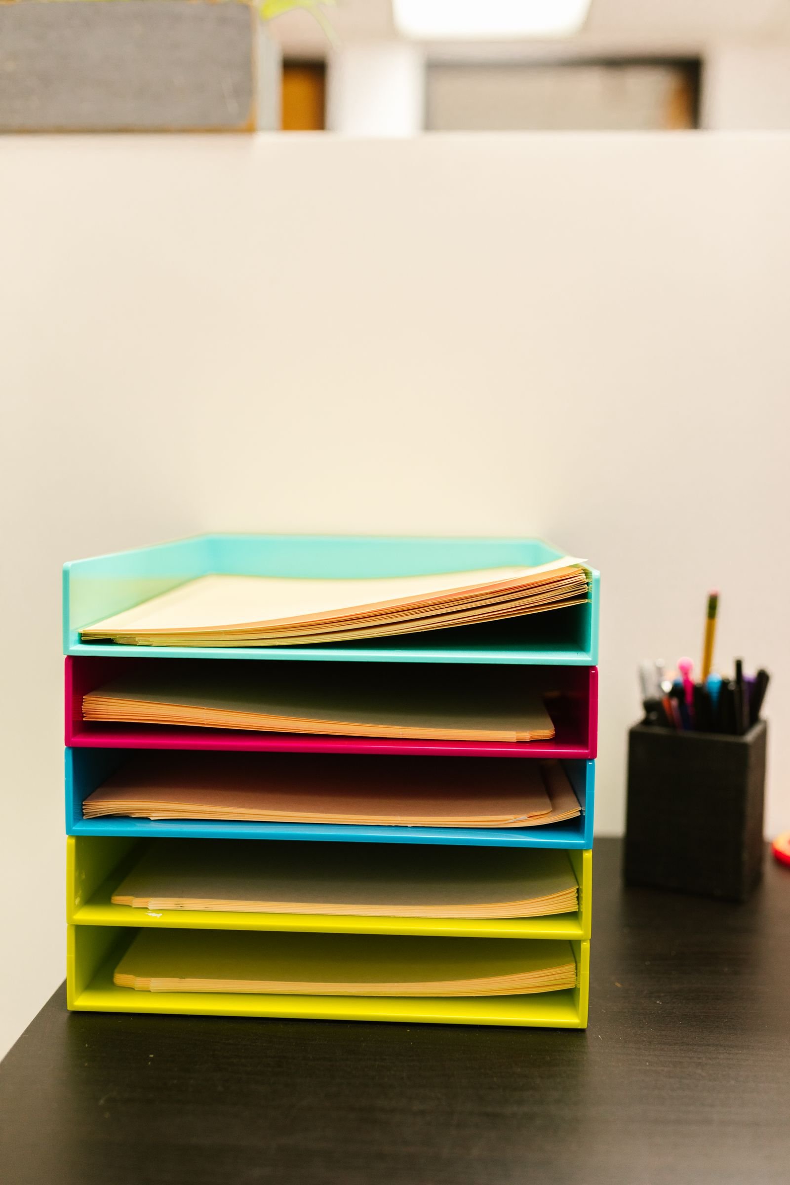 Desk Organizer Types Explained: Trays, Drawers, and Risers