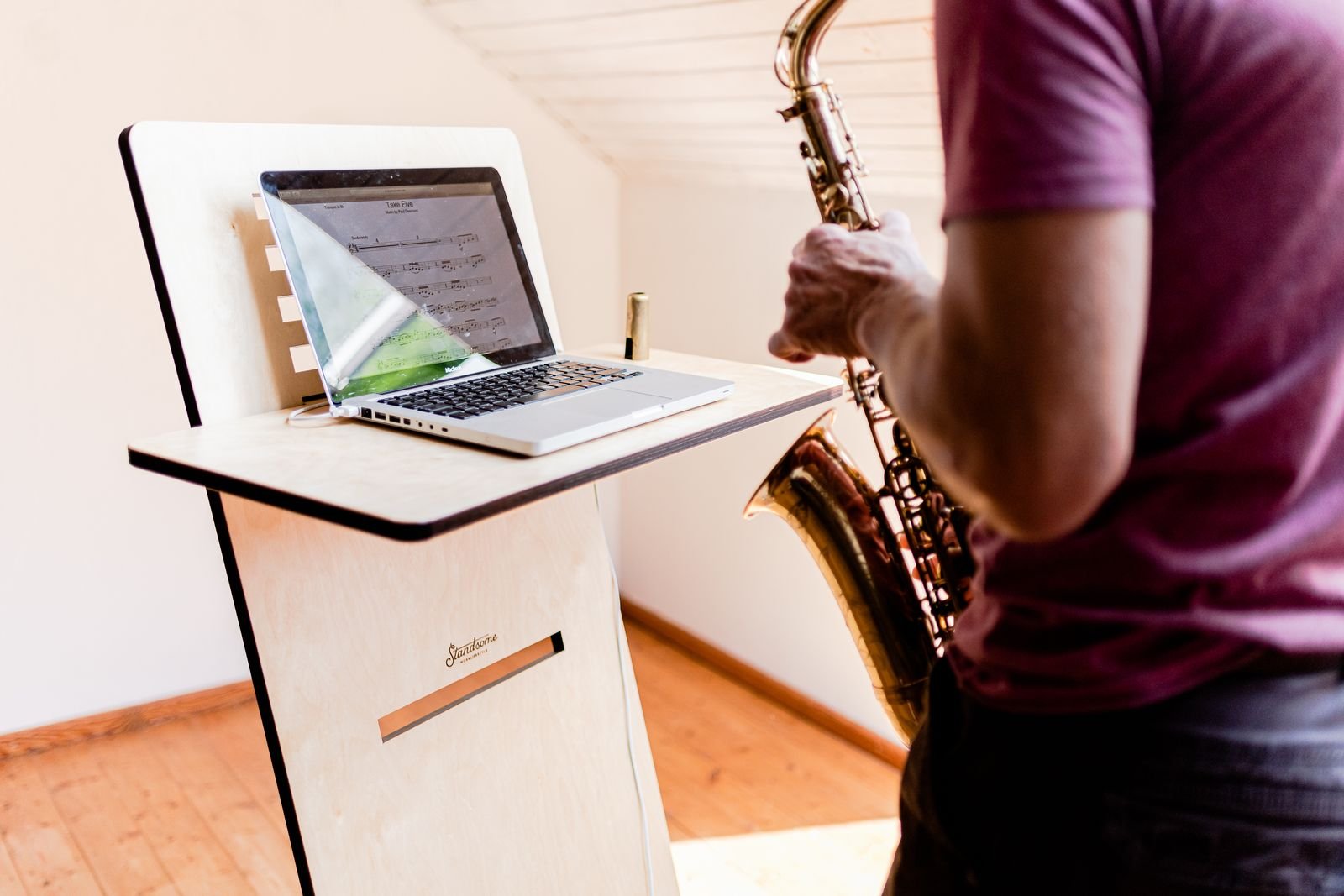 How to Set Up a Standing Desk Converter Without Breaking Your Budget
