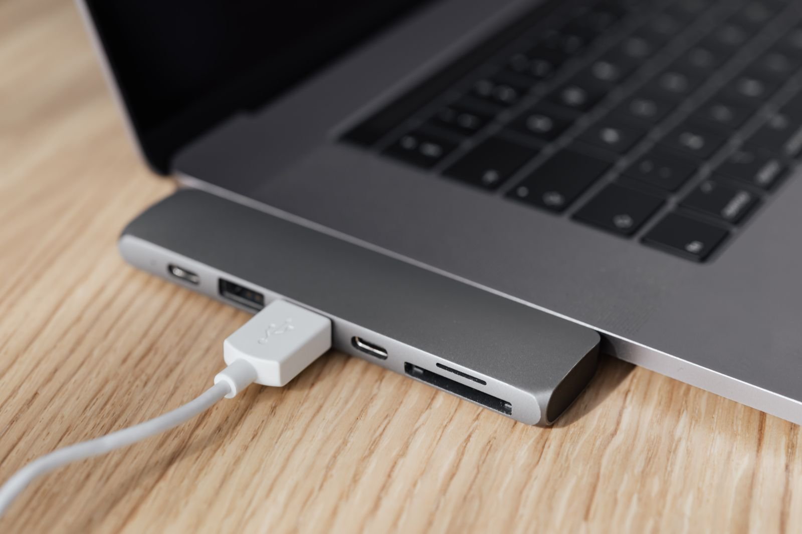 USB Hub vs Docking Station: Which Do You Need for Your Setup