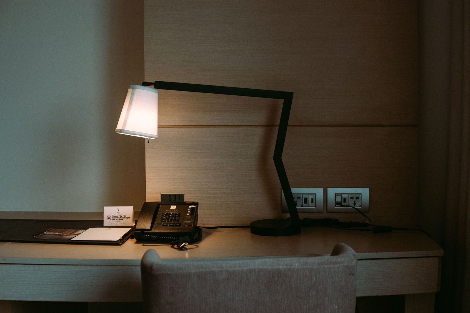 Desktop Power Strip Placement: Where to Mount It for Easy Access and Safety