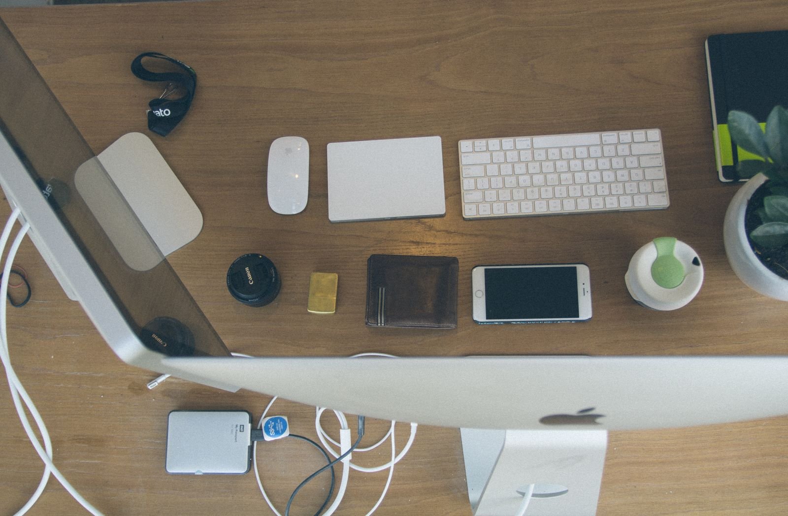 Smart Desk Gadgets Checklist: What’s Actually Worth Adding to Your Setup