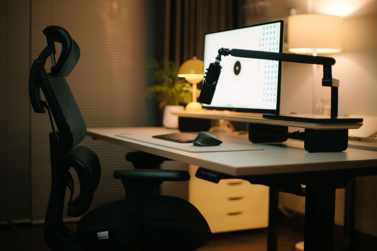 Monitor Arm Reach and Extension: How Far Can Your Arm Actually Move?