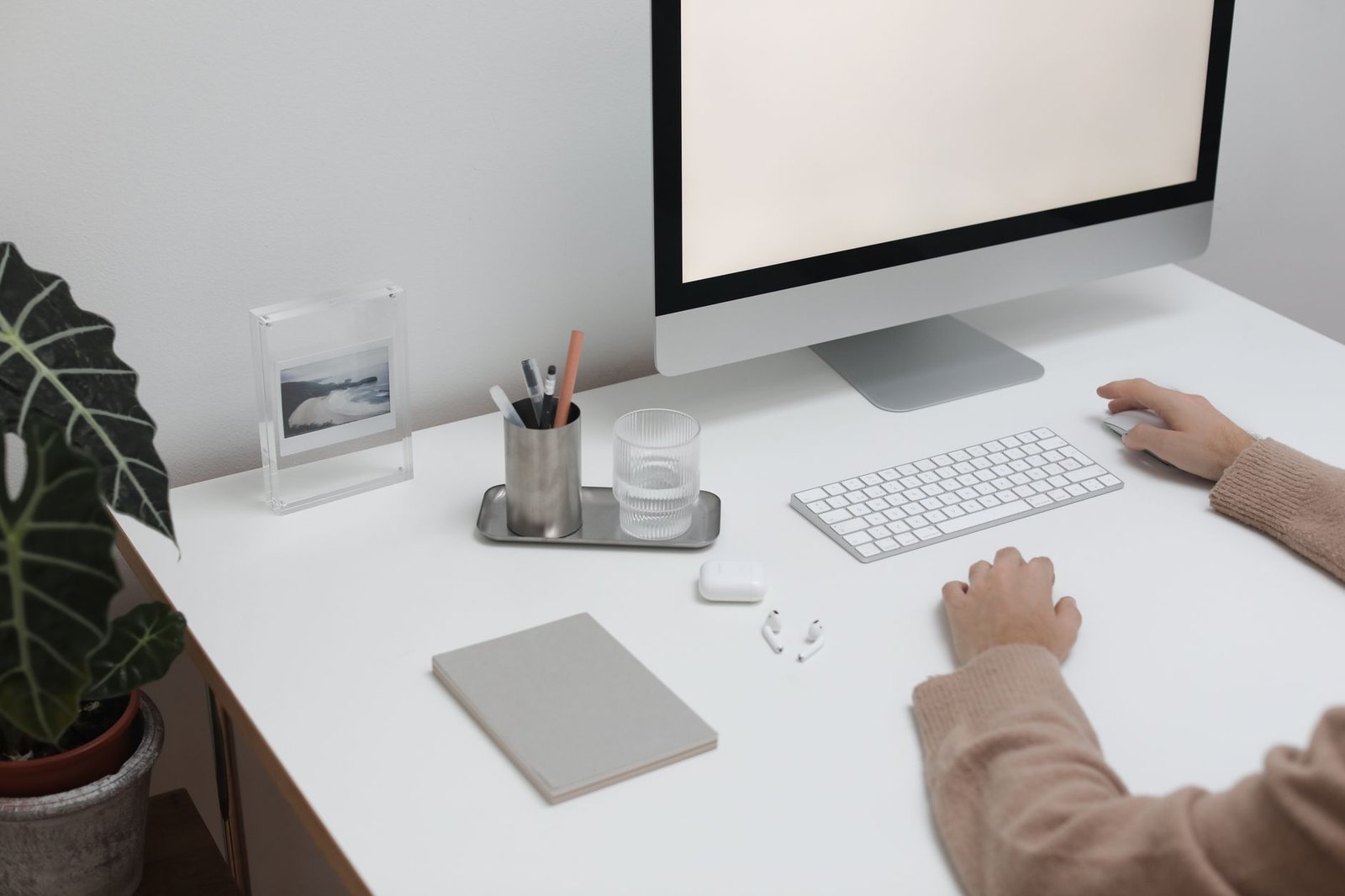 Desk Storage Audit Checklist: What to Keep, Move, or Remove from Your Workspace